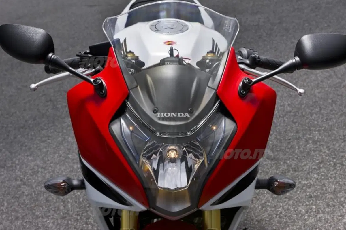 Honda CBR 600F    (24)