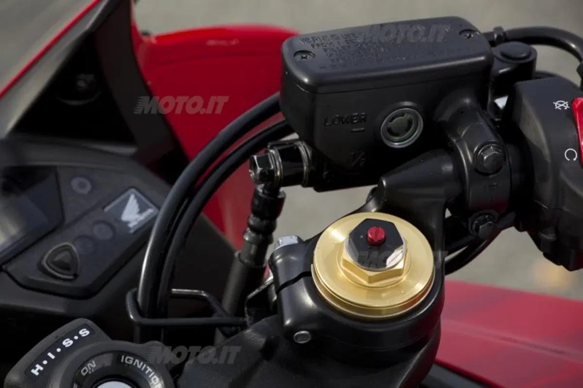Honda CBR 600F    (26)