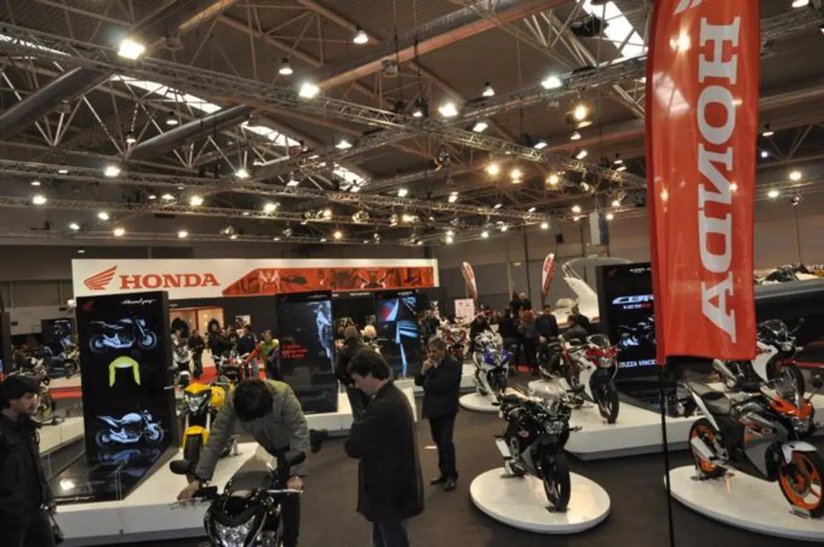 Melandri ha inaugurato Motodays. Guarda la gallery (10)