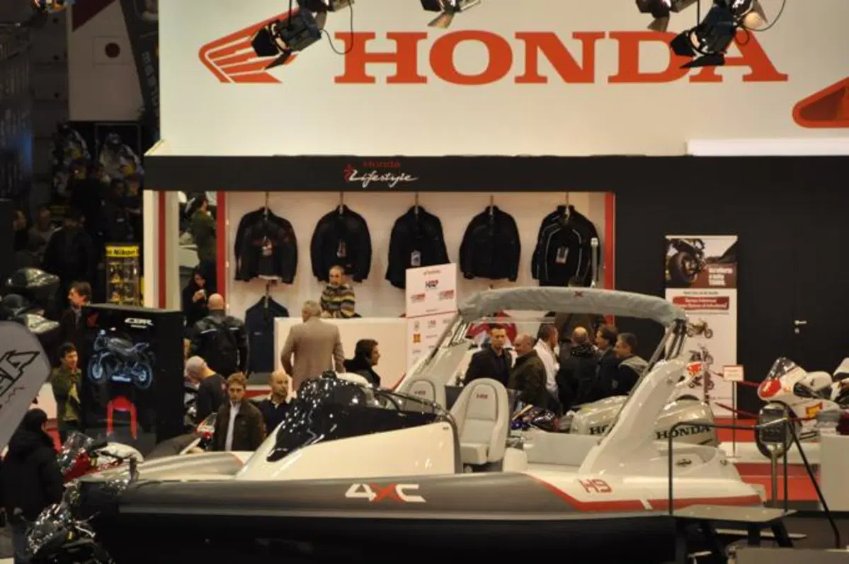 Melandri ha inaugurato Motodays. Guarda la gallery (11)