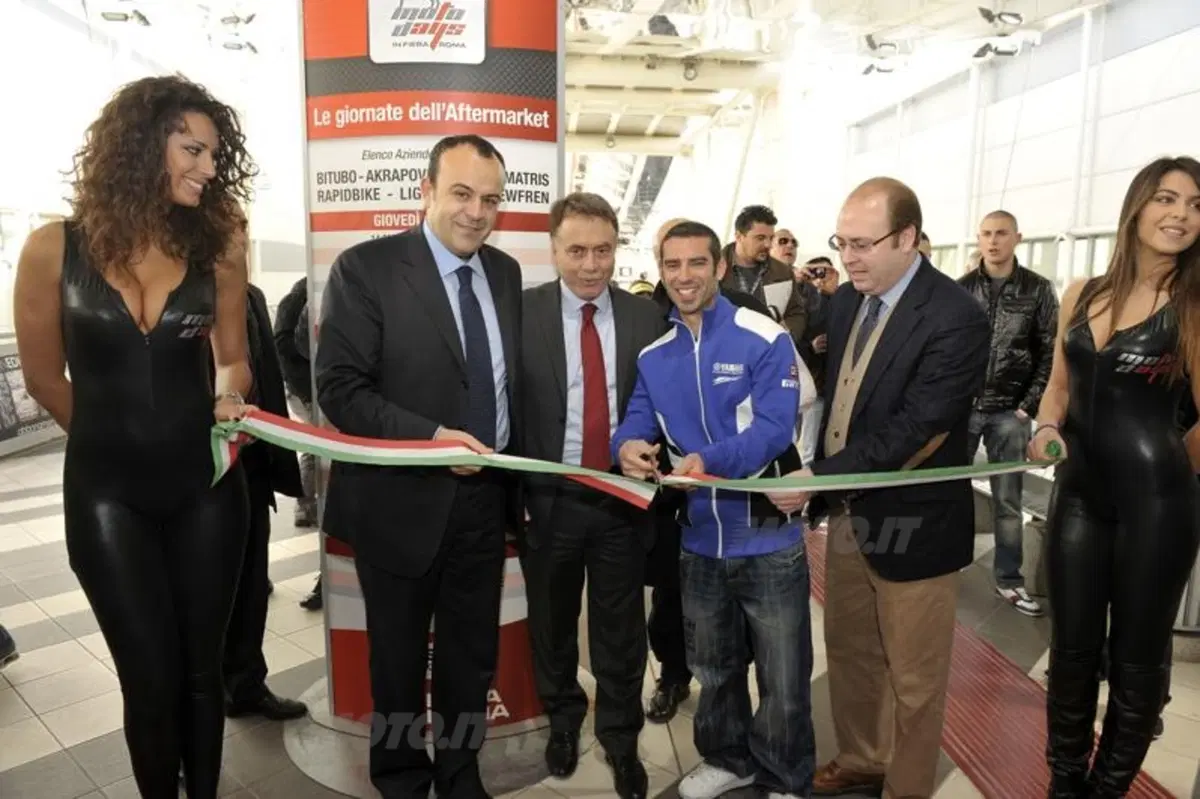 Melandri ha inaugurato Motodays. Guarda la gallery (17)