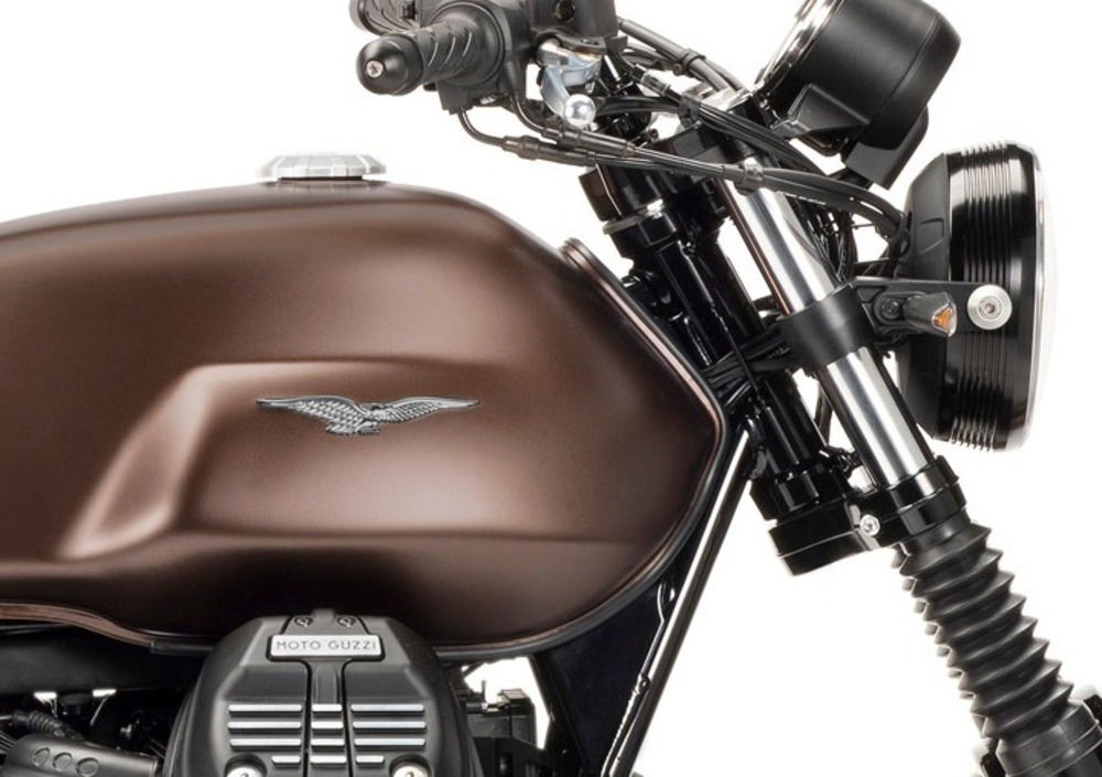 Moto Guzzi V7 III Stone Night Pack (2019 - 20) (5)