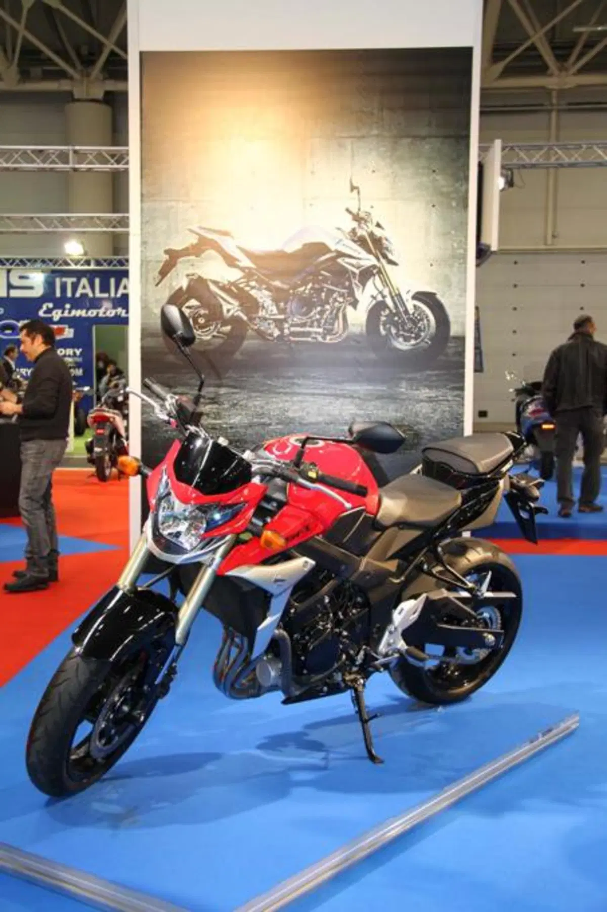 Suzuki a Motodays 2011 (2)