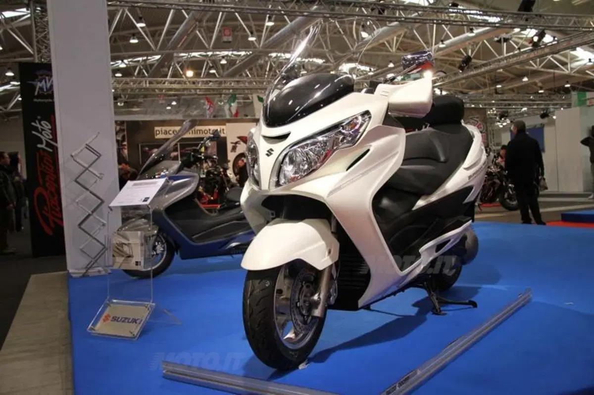 Suzuki a Motodays 2011 (7)