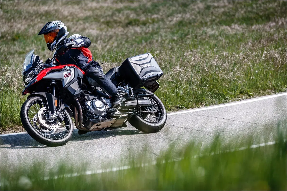 BMW F750, 850 GS e 850 ADVENTURE TEST: sfida in famiglia (10)