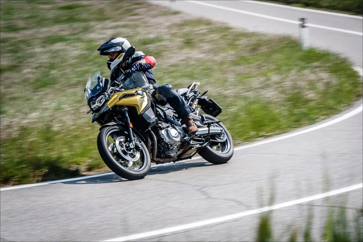 BMW F750, 850 GS e 850 ADVENTURE TEST: sfida in famiglia (17)