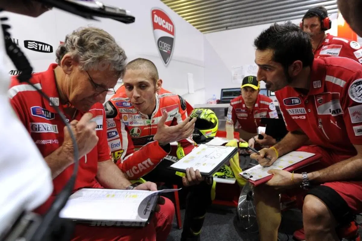 La Fotogallery del 1° giorno di test a Losail (17)