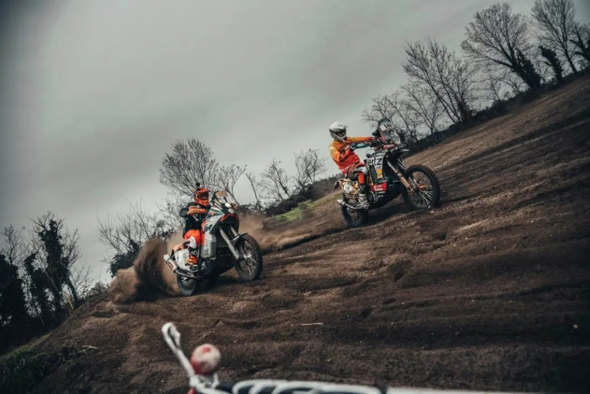 La KTM LC8 950 Rally di Fabrizio e Gioele Meoni (9)