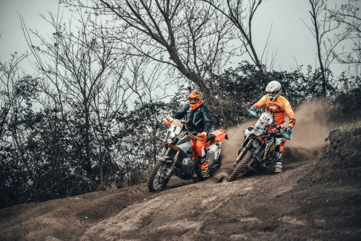 La KTM LC8 950 Rally di Fabrizio e Gioele Meoni (12)