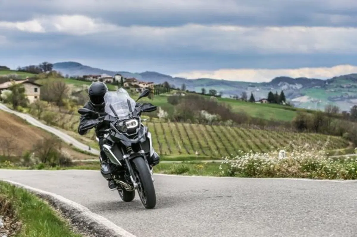 BMW R 1200 GS Triple Black 2016: prezzo e dotazioni