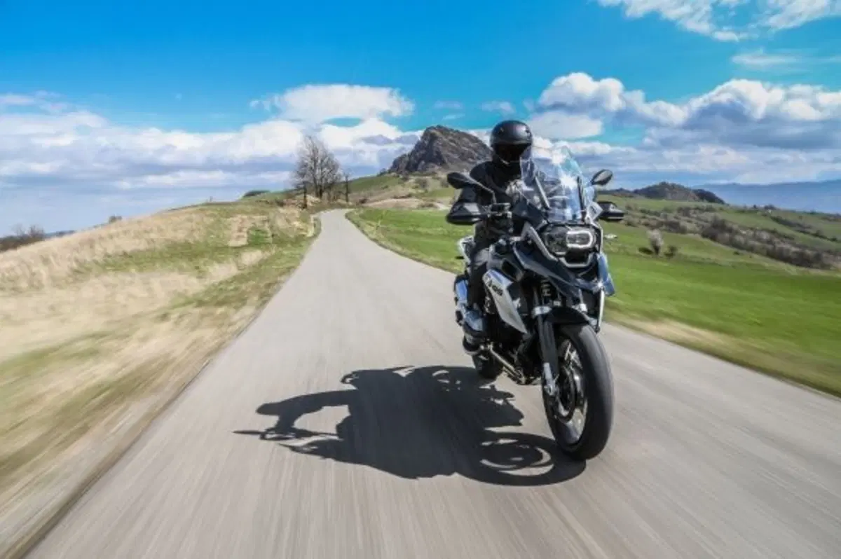 BMW R 1200 GS Triple Black 2016: prezzo e dotazioni (4)
