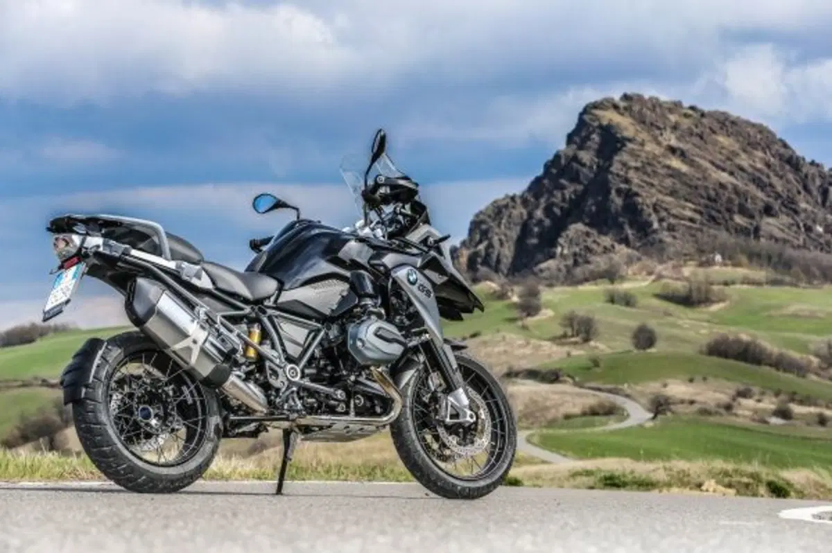 BMW R 1200 GS Triple Black 2016: prezzo e dotazioni (6)