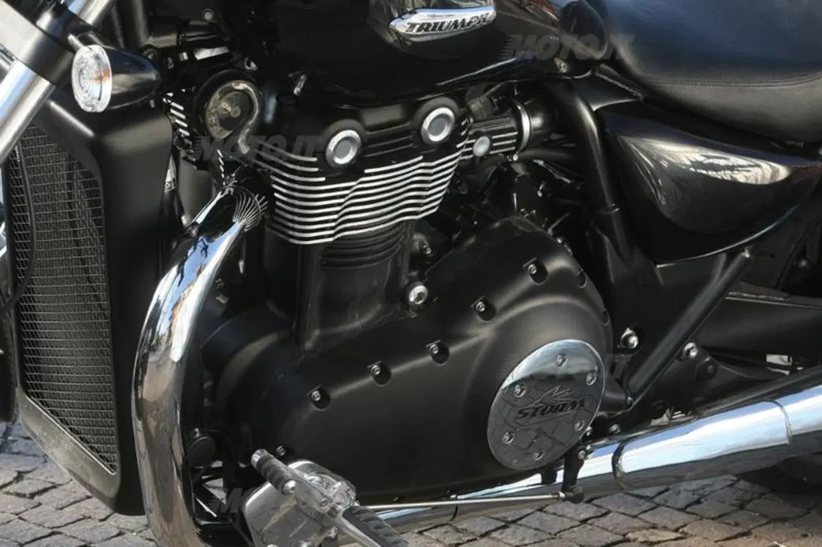 Triumph Thunderbird Storm 1700   (17)