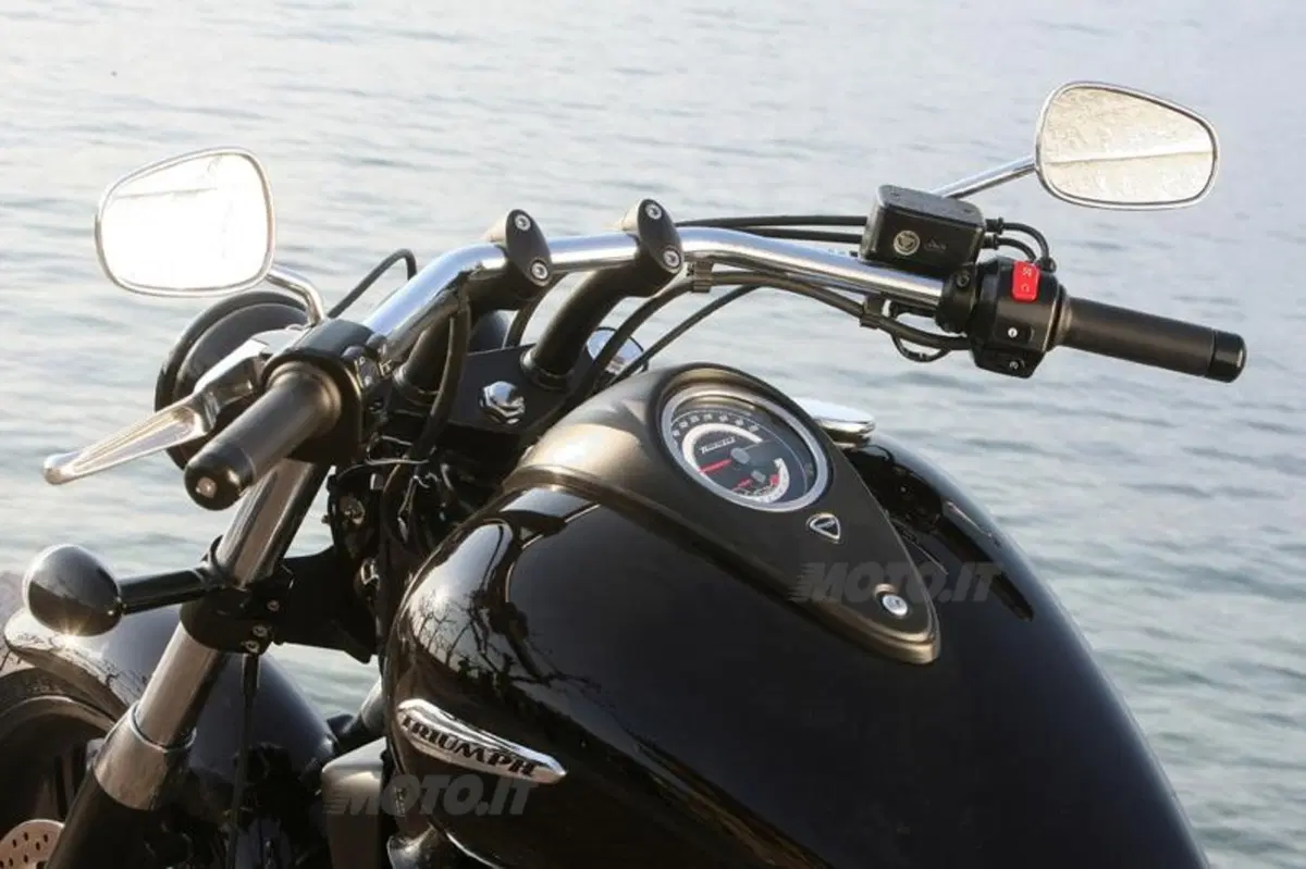 Triumph Thunderbird Storm 1700   (22)