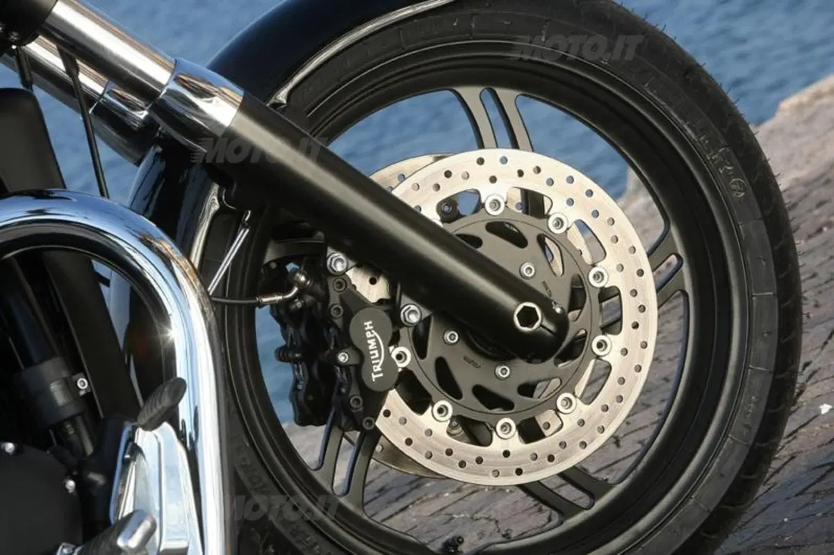 Triumph Thunderbird Storm 1700   (27)