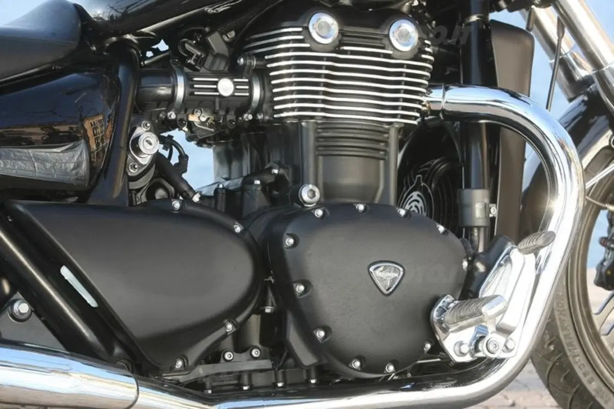Triumph Thunderbird Storm 1700   (29)