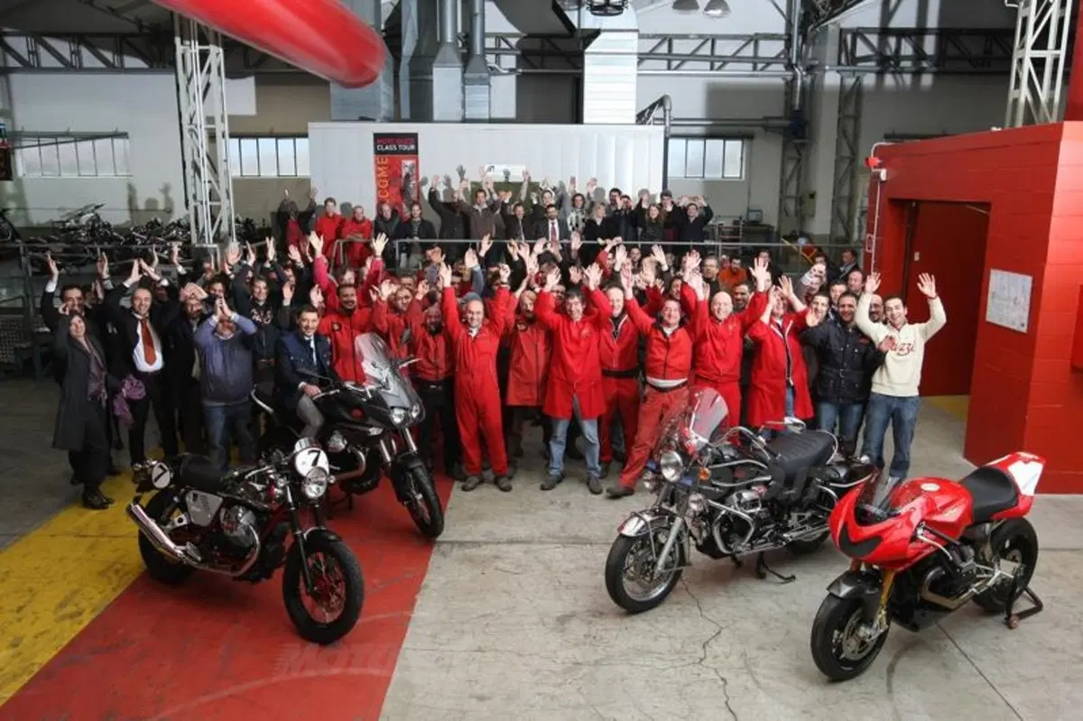 Moto Guzzi: festa grande a Mandello per il 90° anniversario della Casa (2)