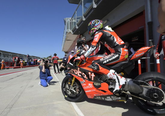 SBK 2019. Davies conquista la Superpole a Imola