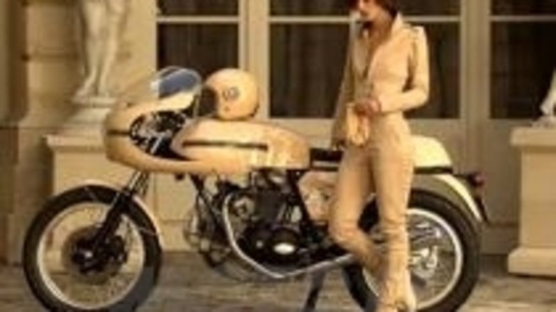 Keira Knightley su Ducati per Chanel