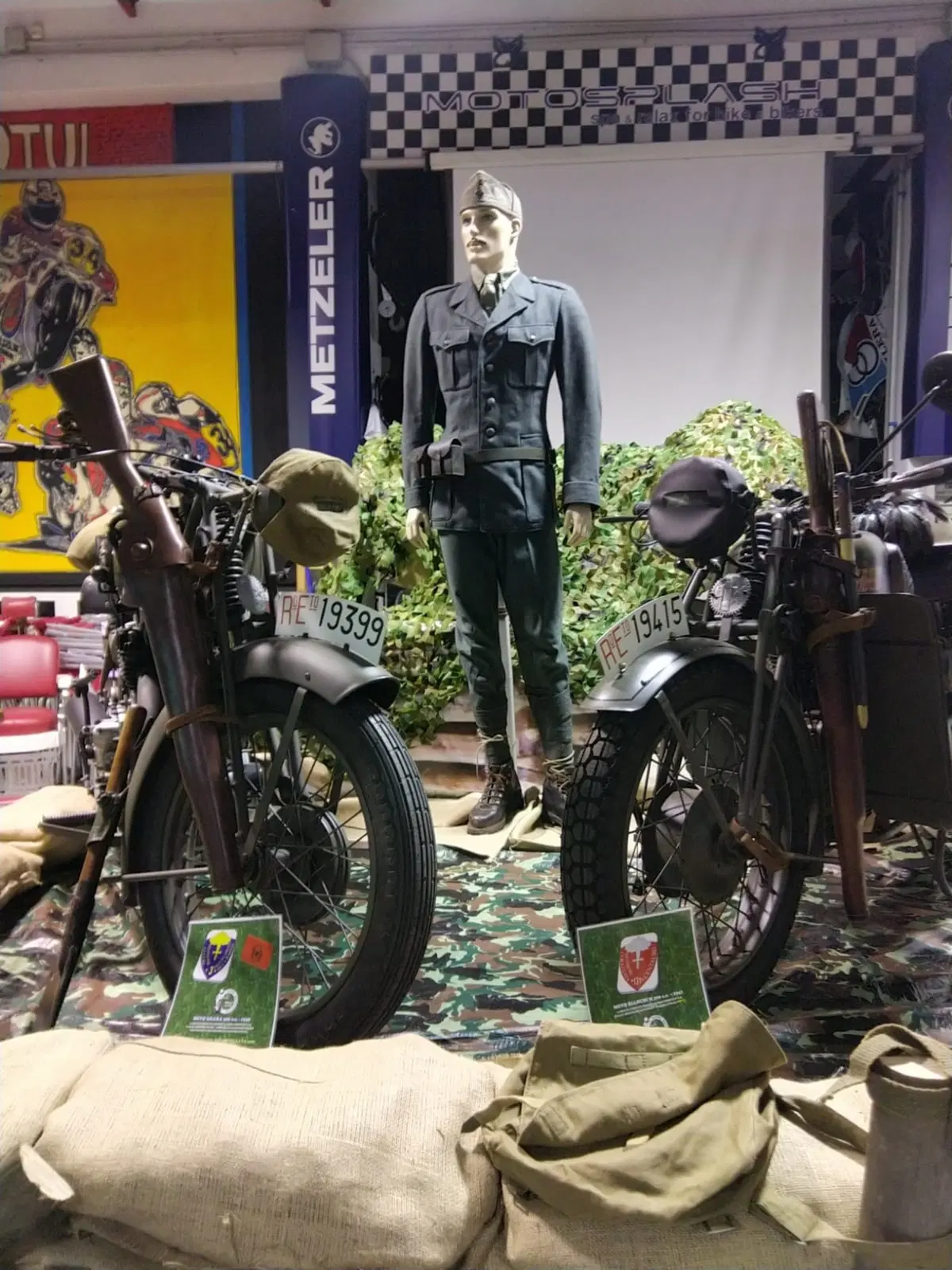 Alpini a Milano: le moto militari in mostra per il 92esimo raduno (6)