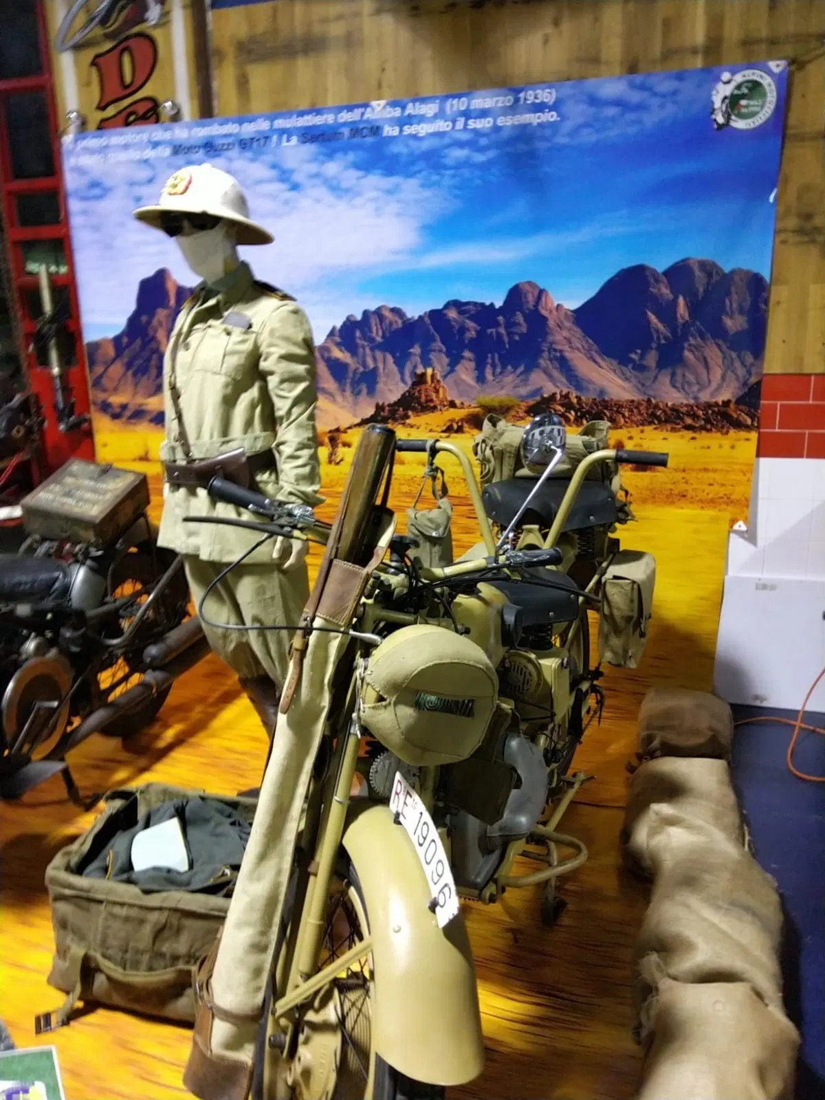 Alpini a Milano: le moto militari in mostra per il 92esimo raduno (4)