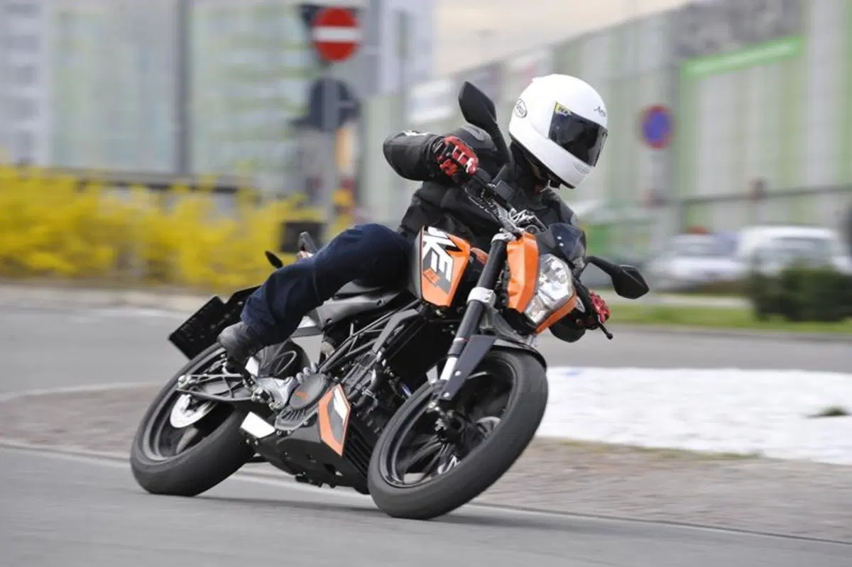KTM Duke 125   (11)