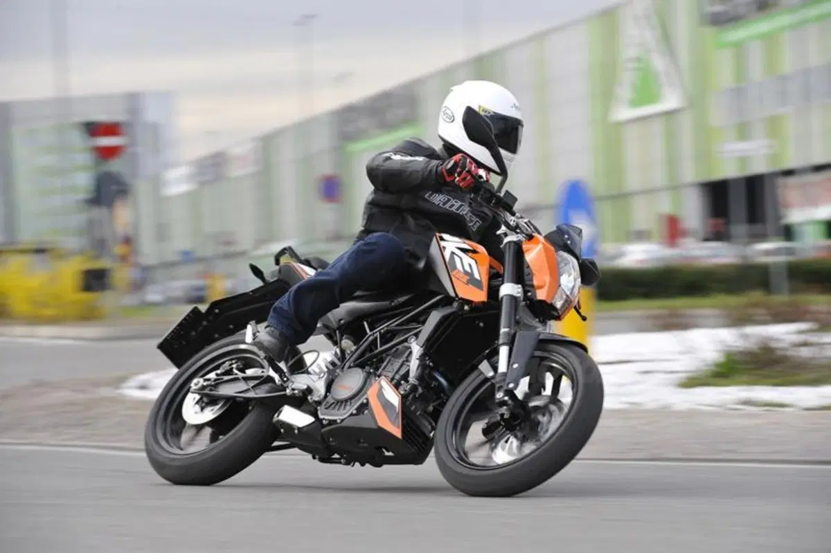 KTM Duke 125   (14)