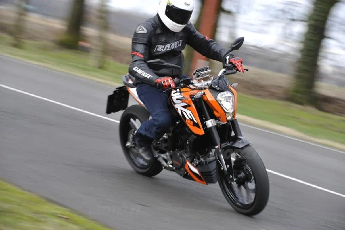 KTM Duke 125   (16)