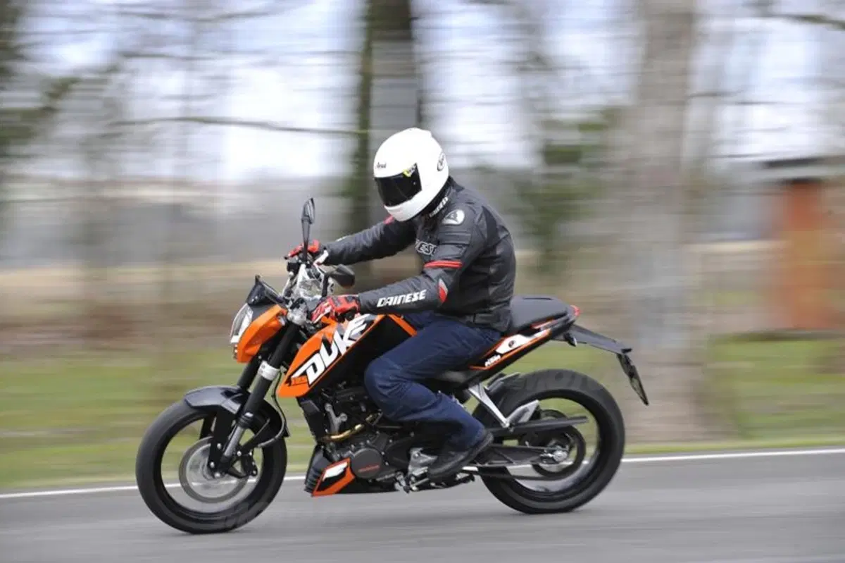 KTM Duke 125   (17)