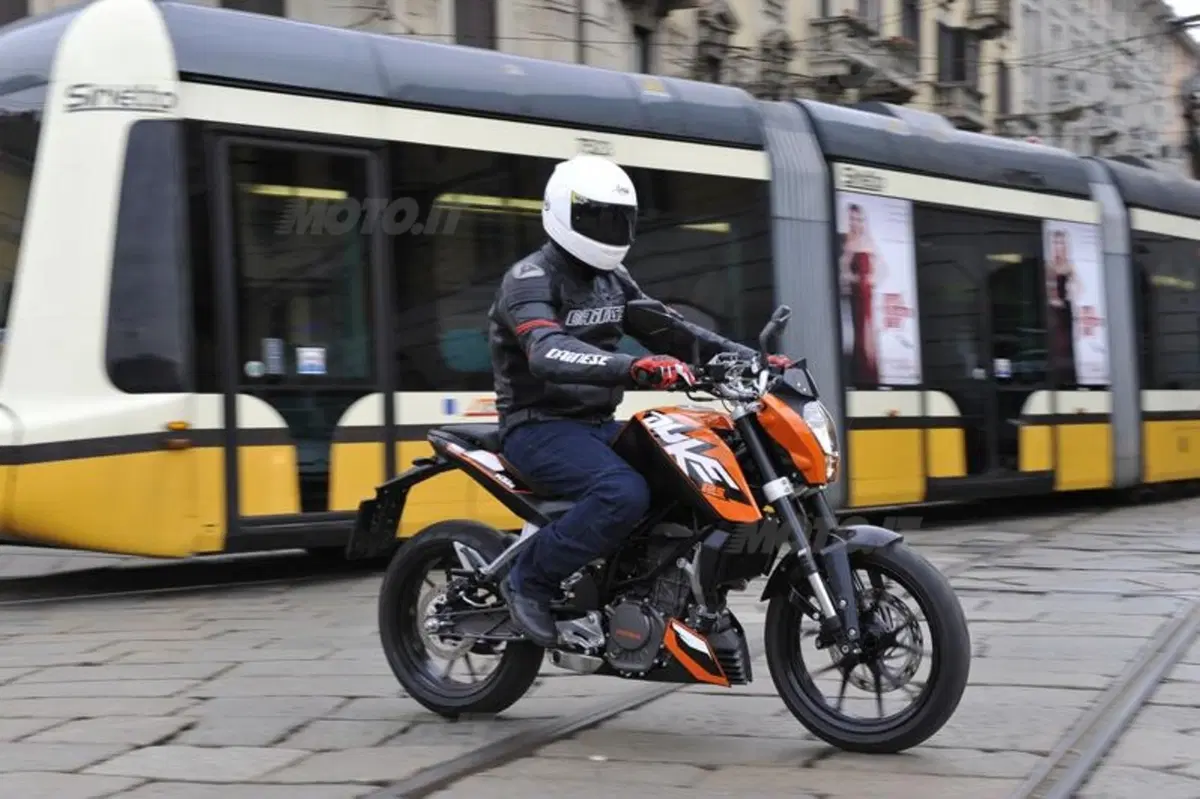 KTM Duke 125   (18)