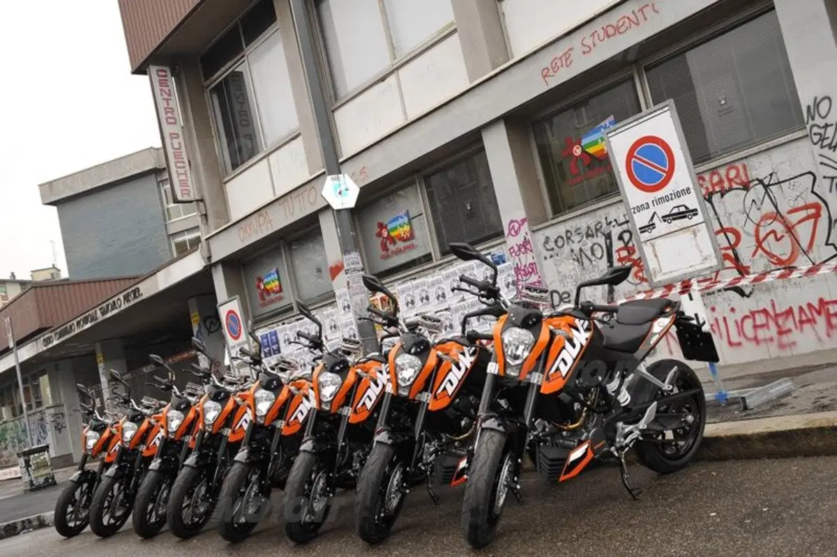 KTM Duke 125   (19)