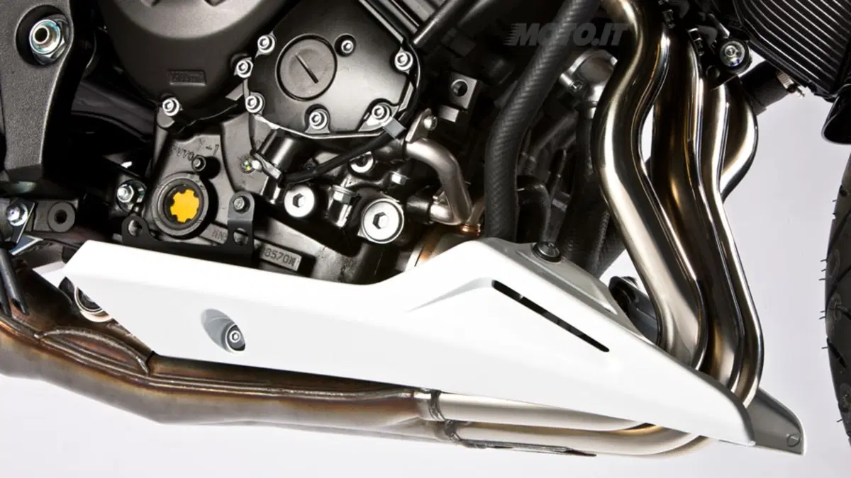 Yamaha FZ8 con 900 euro di accessori in omaggio (3)