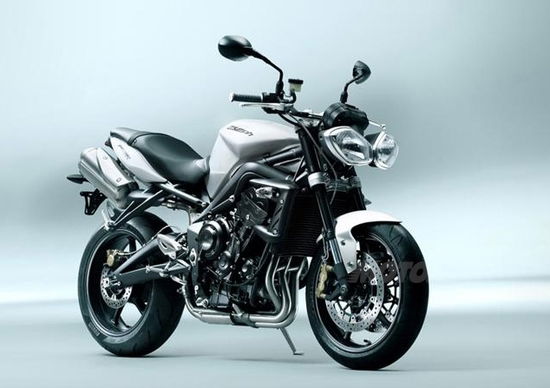 Triumph Street Triple 2012 standard e R. Le prime immagini