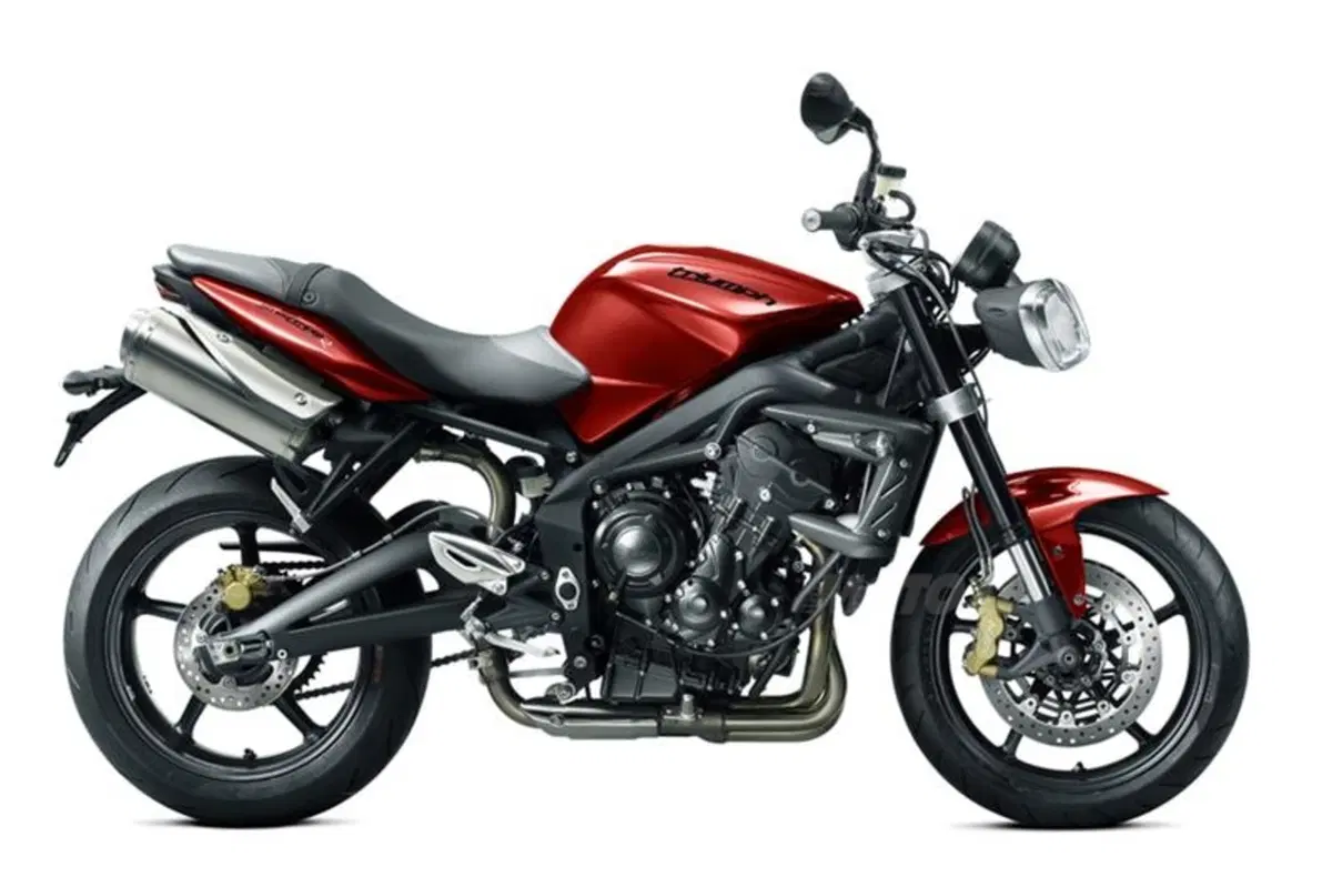 Triumph Street Triple 2012 standard e R. Le prime immagini (5)