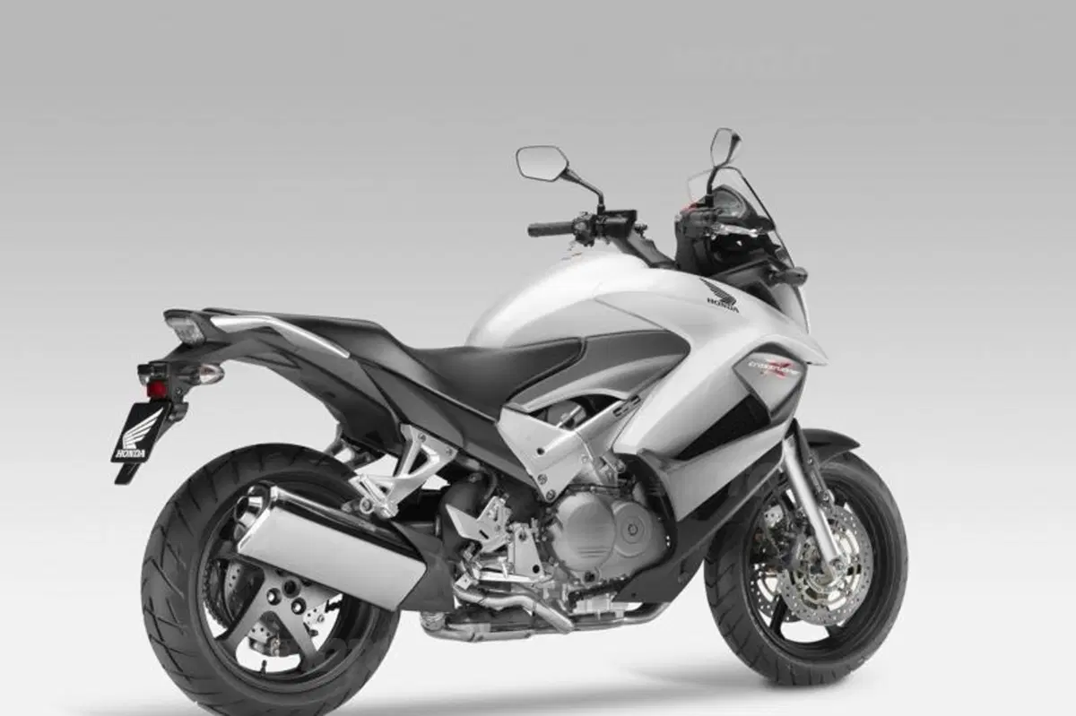 Honda Crossrunner. Prezzo, peso e potenza (5)