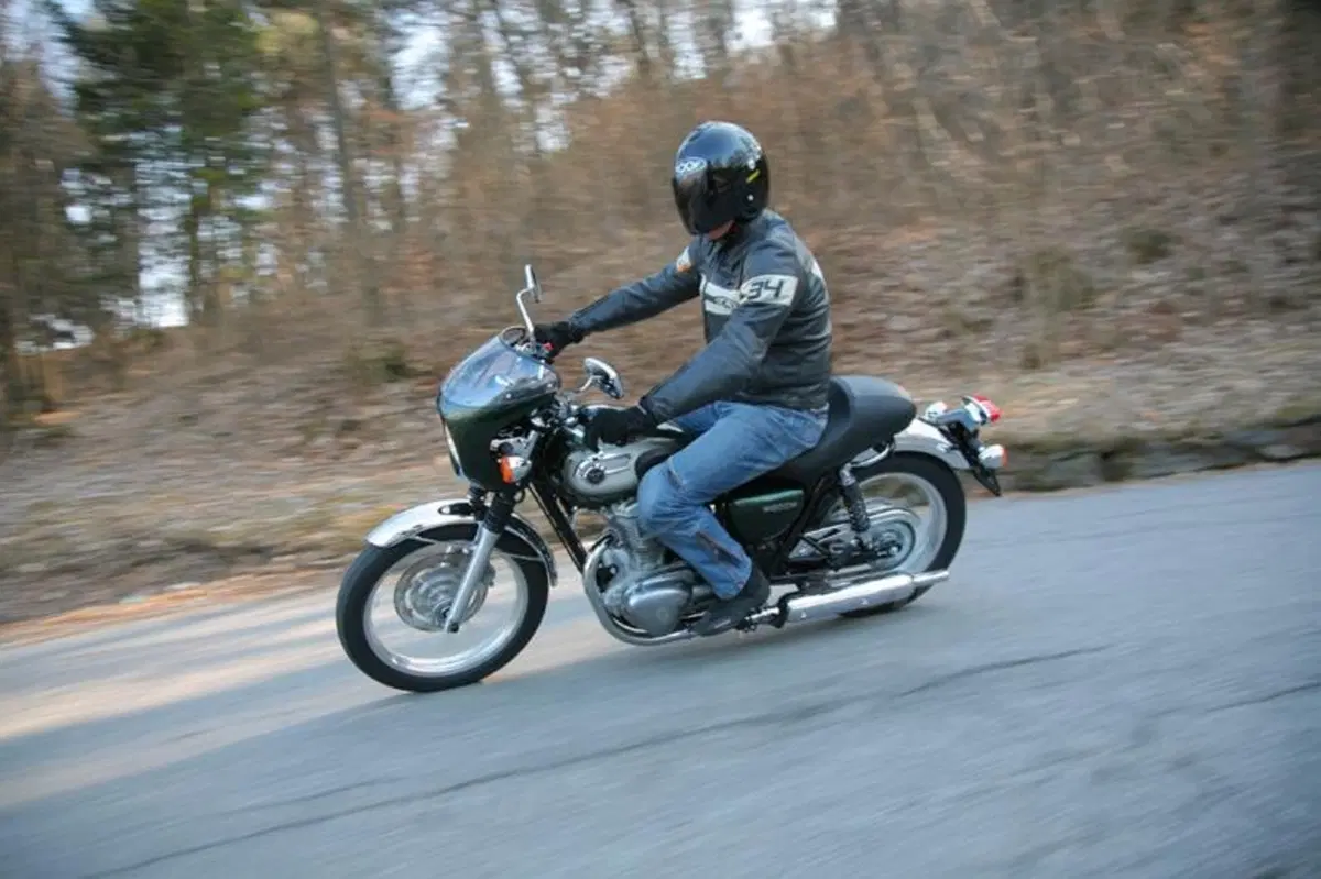 Kawasaki W800  (9)