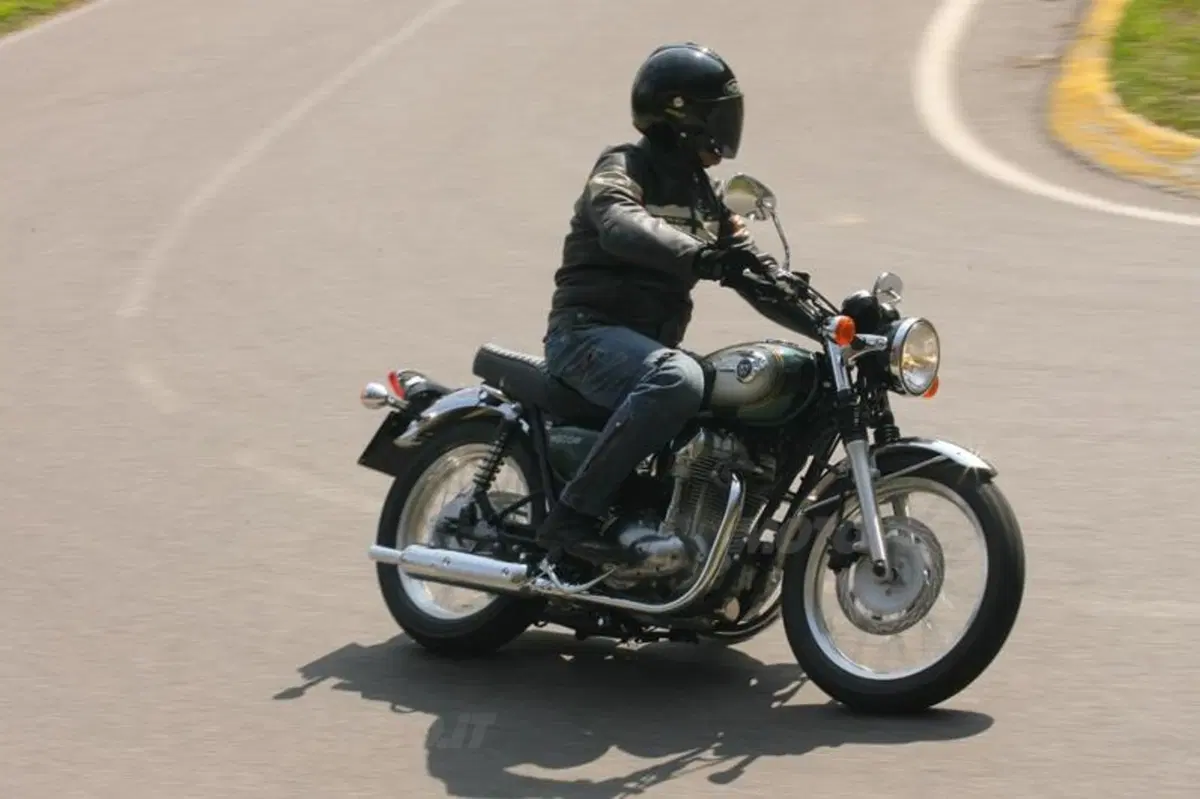 Kawasaki W800  (14)