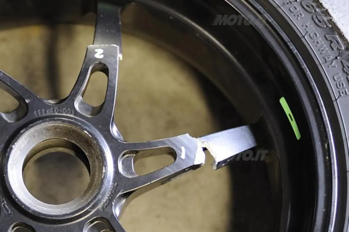 Superbike. Il cerchio di Berger, ecco come si è rotto (3)
