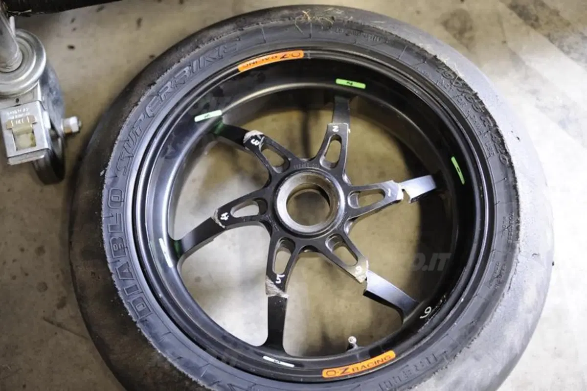 Superbike. Il cerchio di Berger, ecco come si è rotto (4)