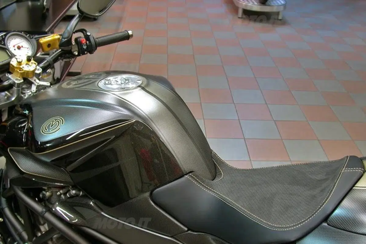 MV Agusta Brutale 1133 EVO-CA (8)