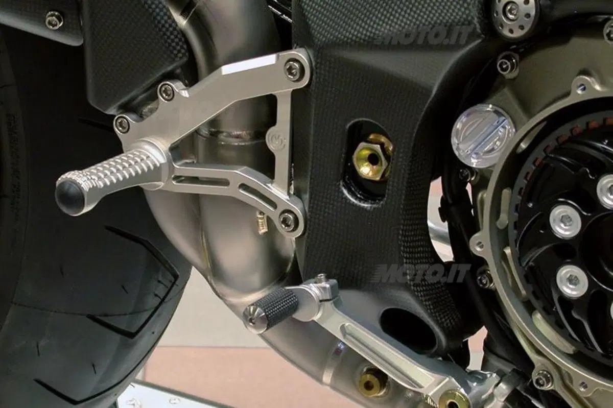 MV Agusta Brutale 1133 EVO-CA (11)