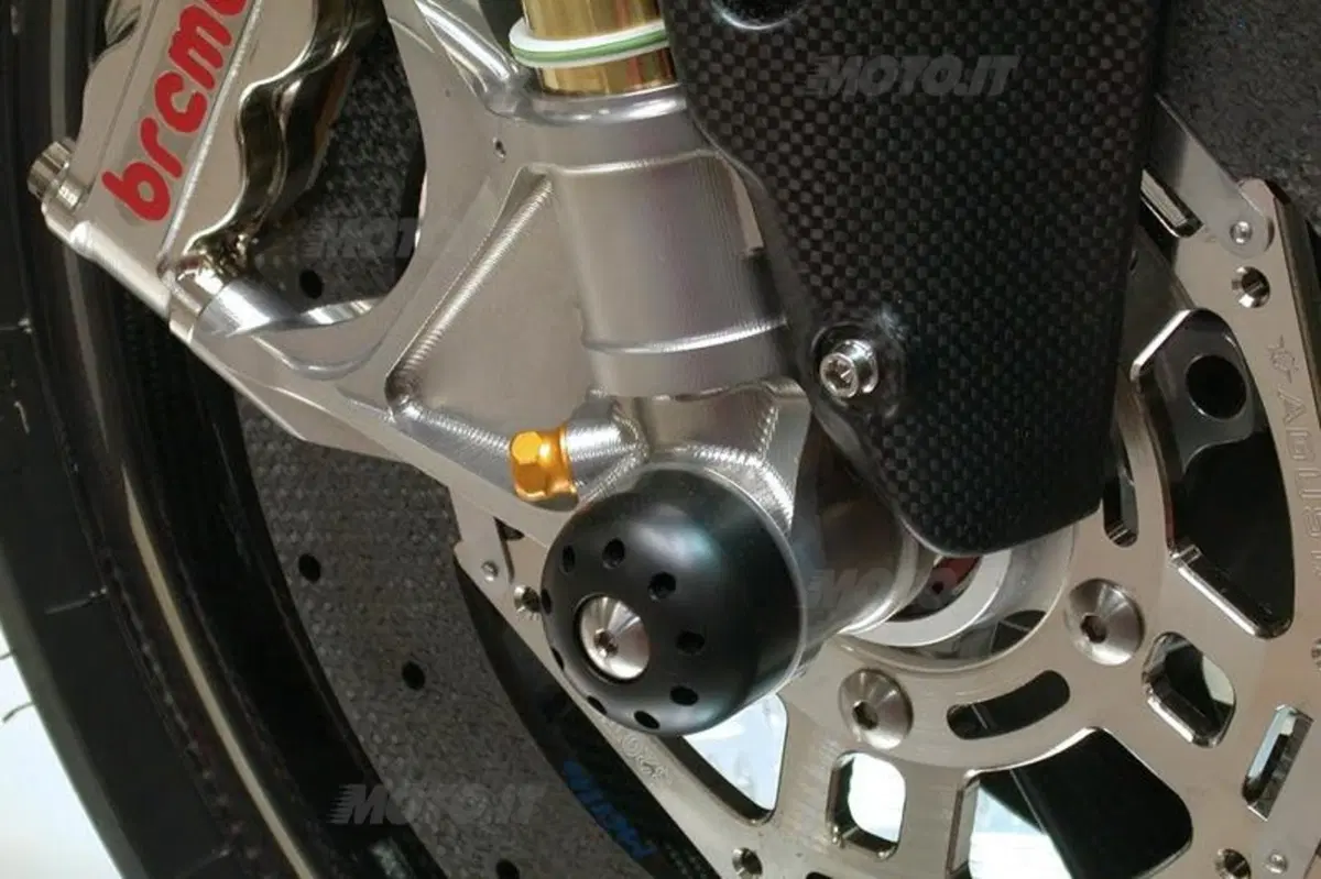 MV Agusta Brutale 1133 EVO-CA (15)