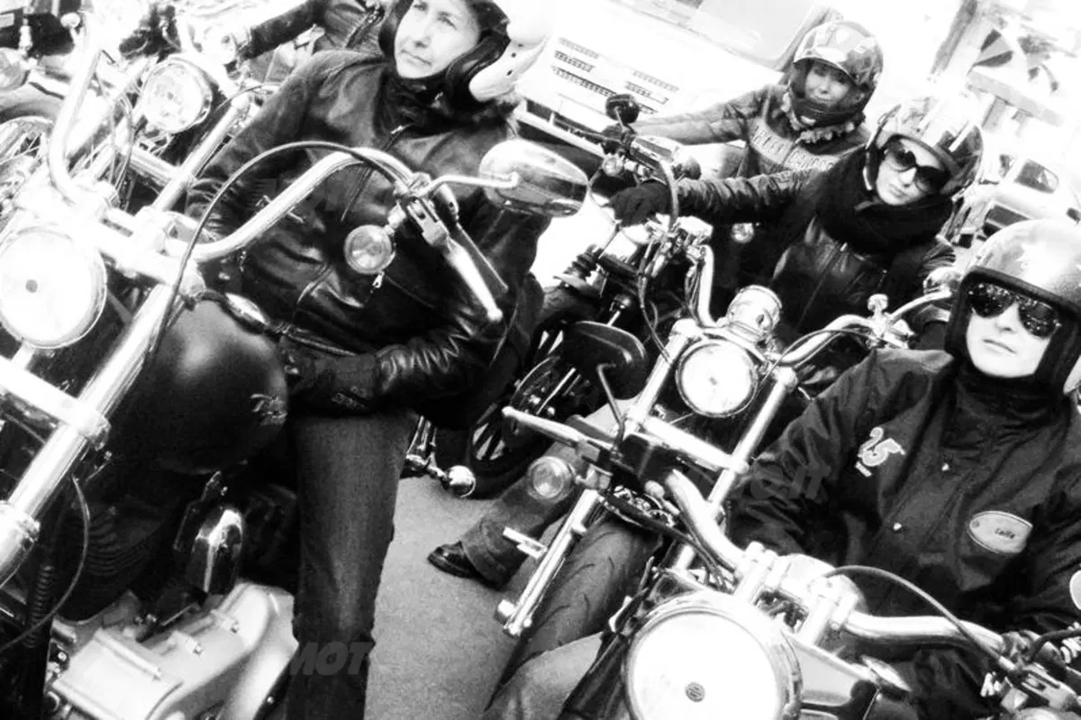 Harley-Davidson, una passione anche da donne! (10)