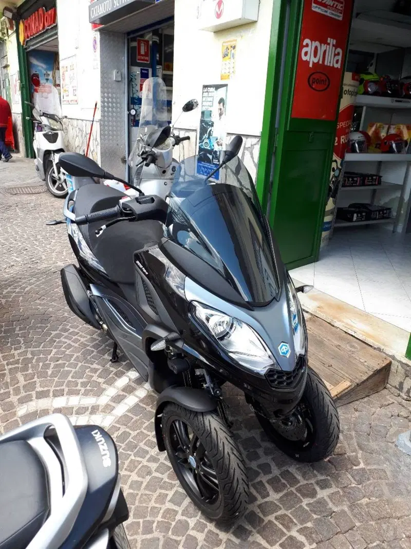 Piaggio MP3 300 ABS Hpe (2021 - 24) (4)