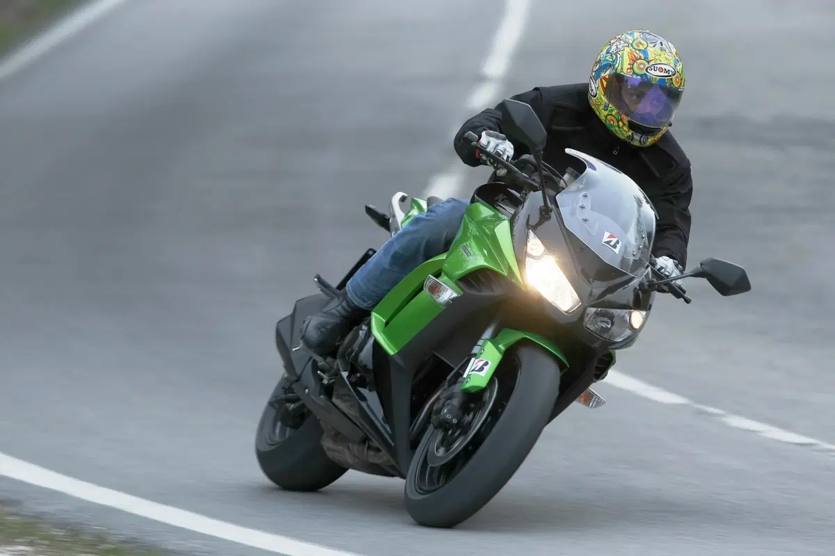 Battlax BT-016 Pro Hypersport. Il nuovo pneumatico supersportivo di Bridgestone (4)