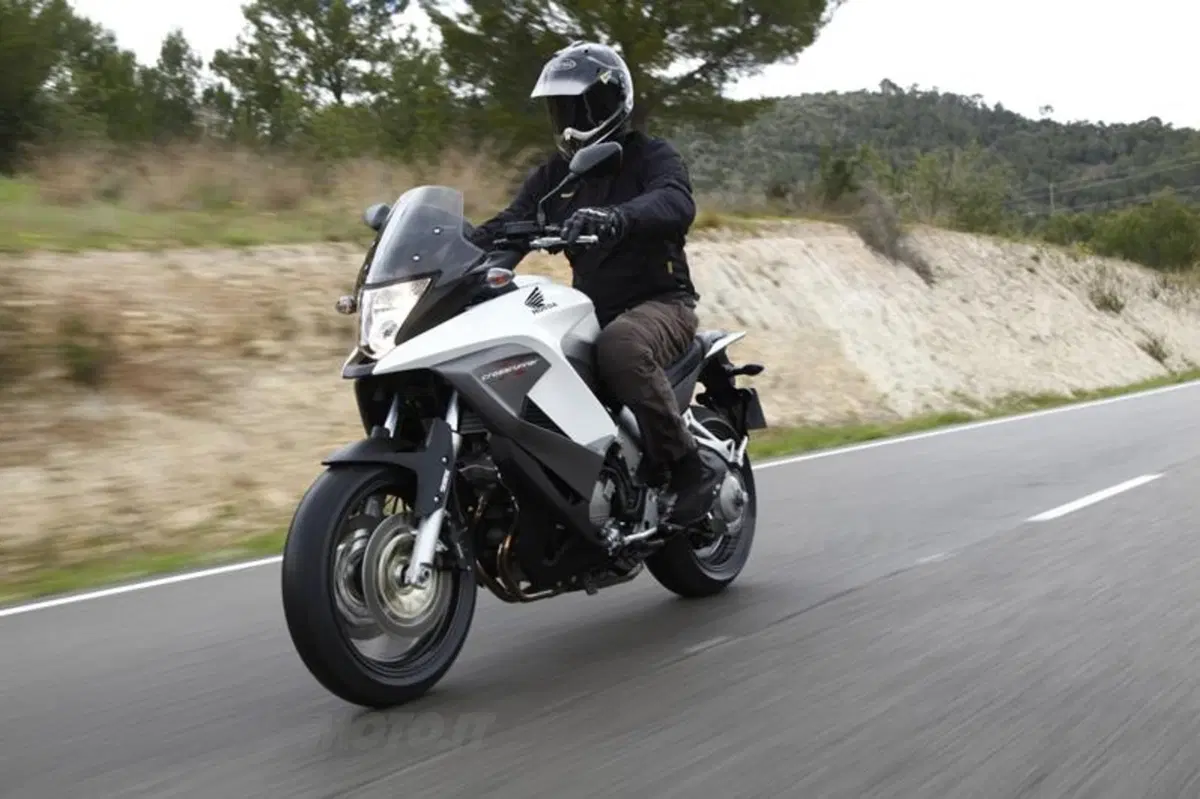 Honda Crossrunner   (4)