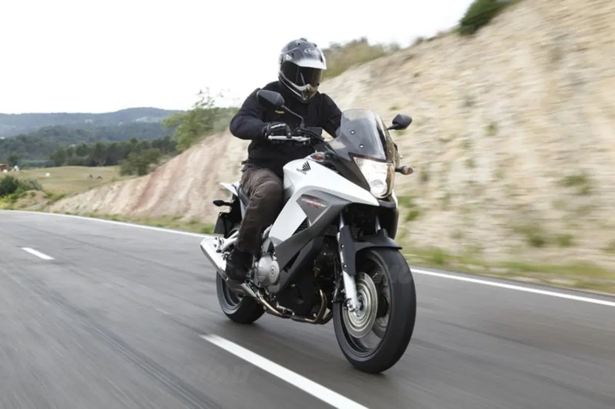 Honda Crossrunner   (6)