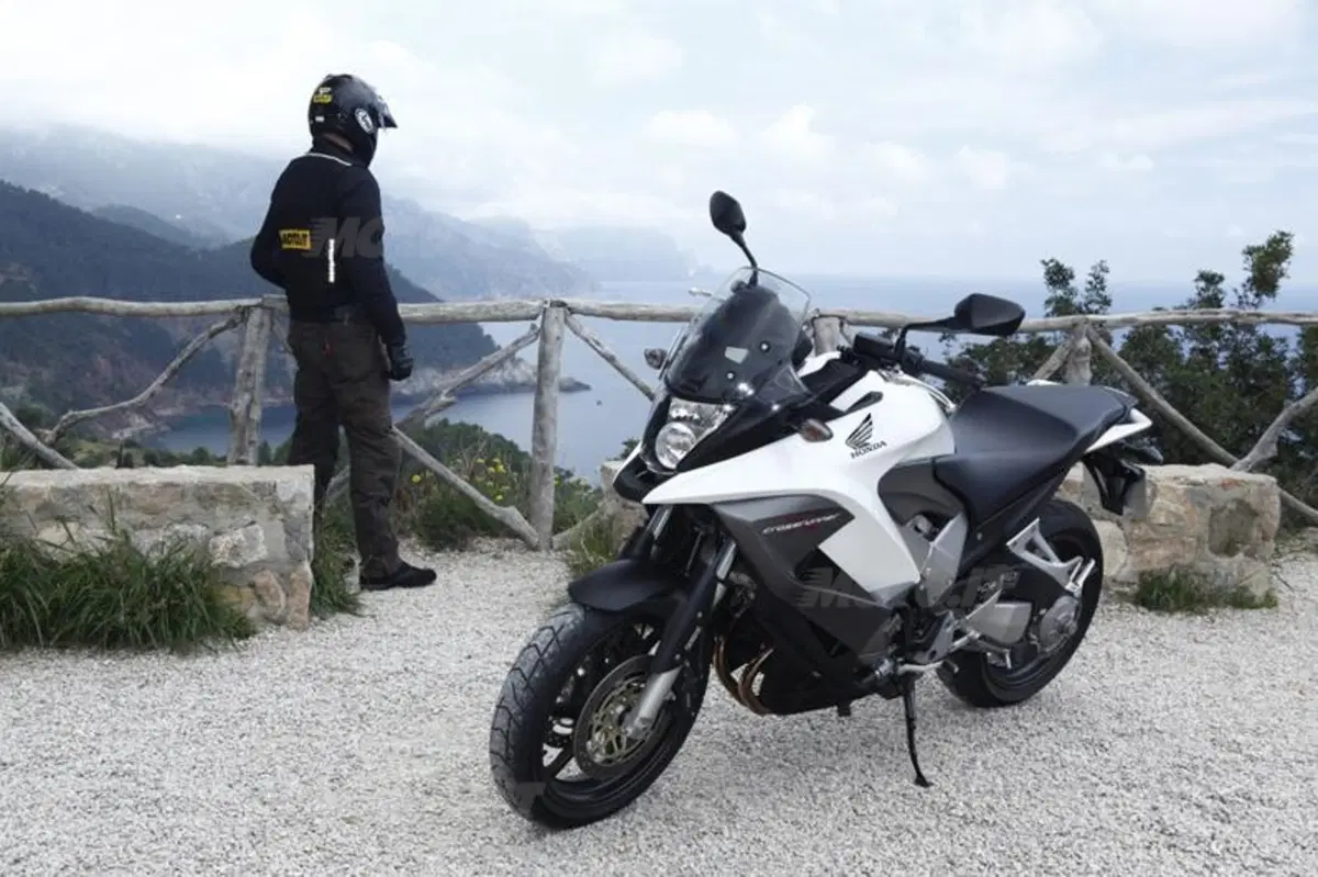 Honda Crossrunner   (7)