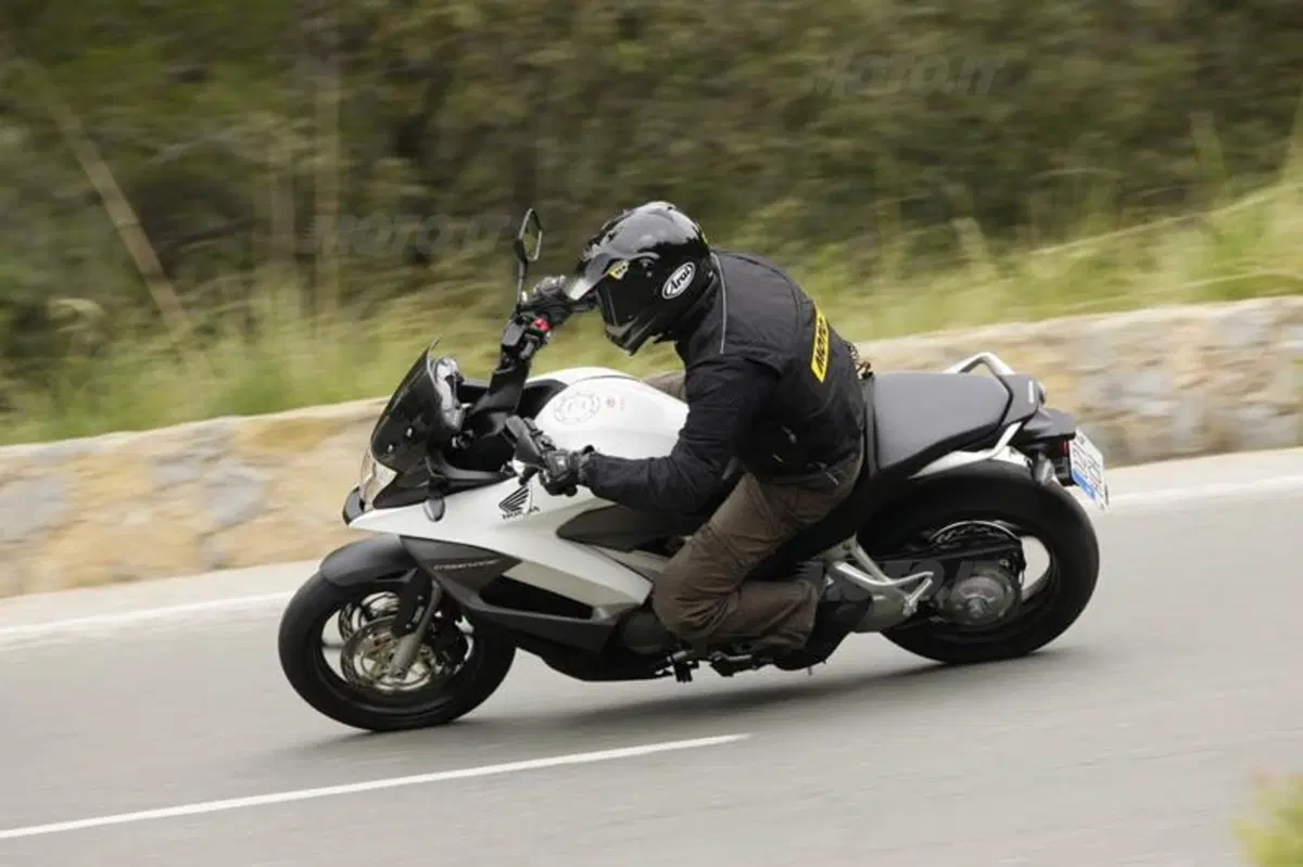 Honda Crossrunner   (12)