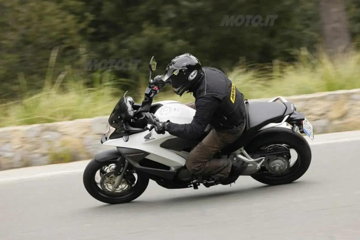 Honda Crossrunner   (15)
